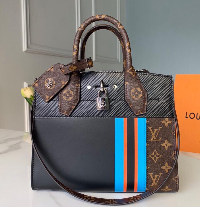 Luxe Touch Bags -   2939