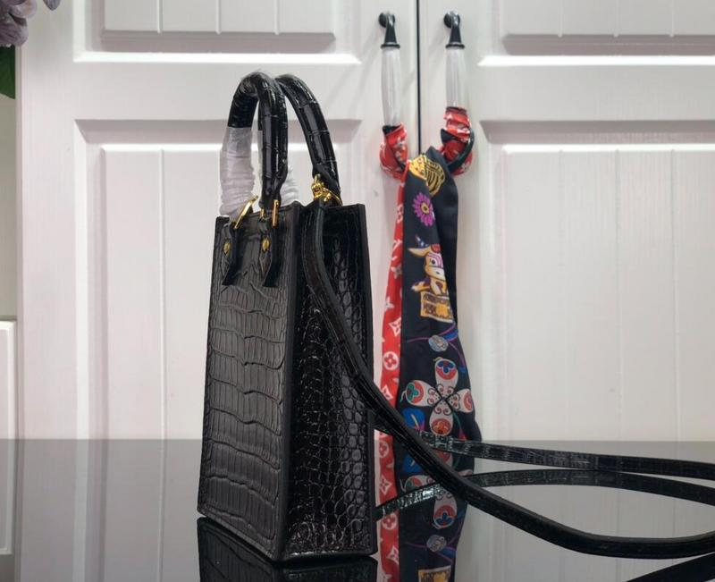 Luxe Touch Bags -   2204