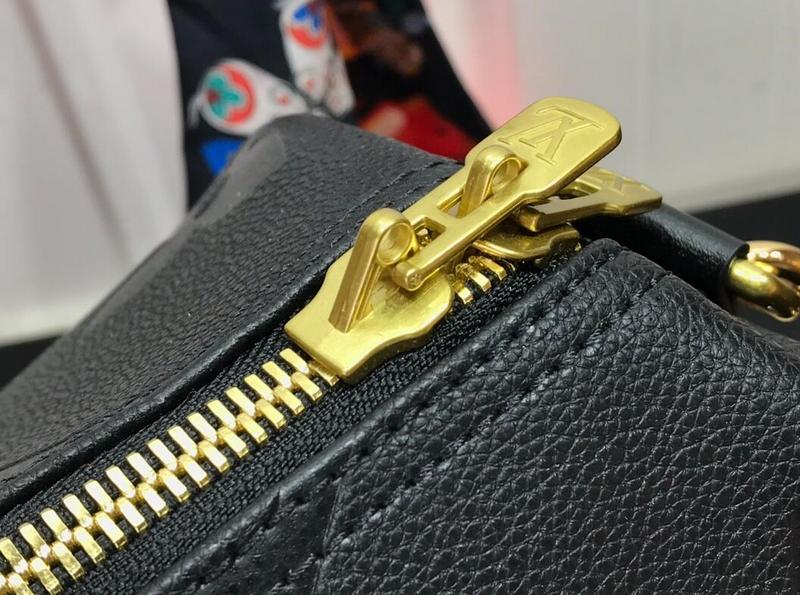 Luxe Touch Bags -   2465