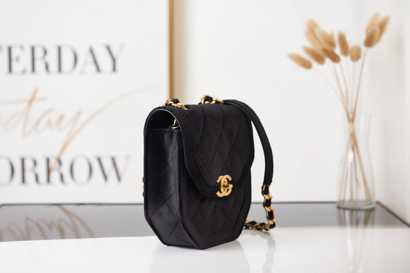 Luxe Touch Bags 

 -  Bags - 3490