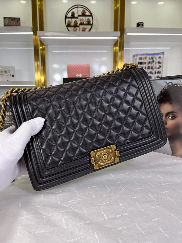 Luxe Touch Bags 

 -  Bags - 3379