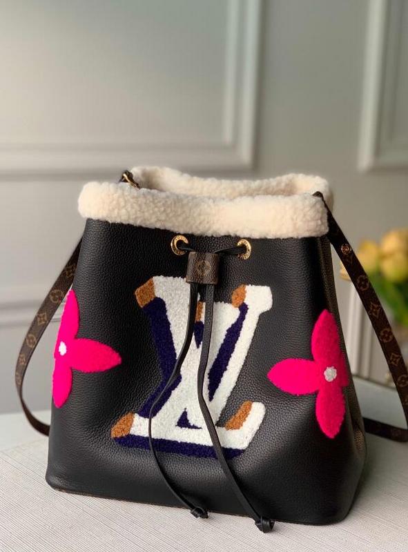 Luxe Touch Bags -   2570