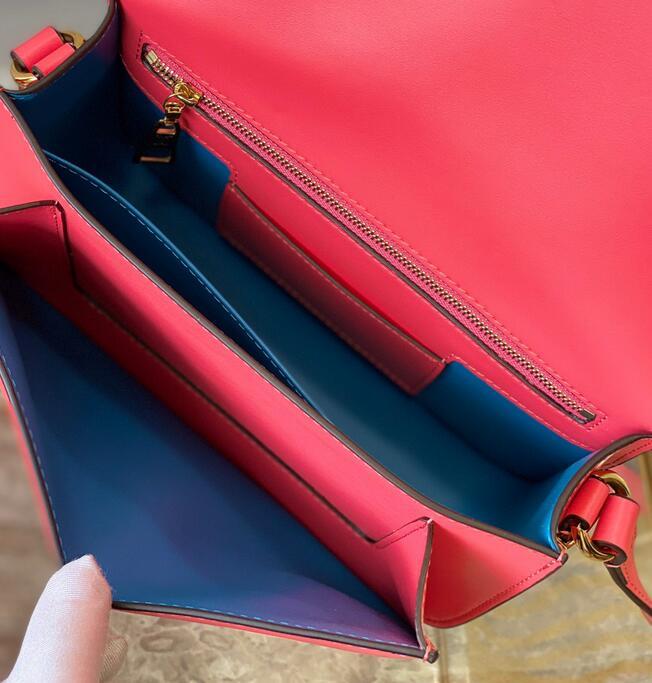 Luxe Touch Bags -   2978