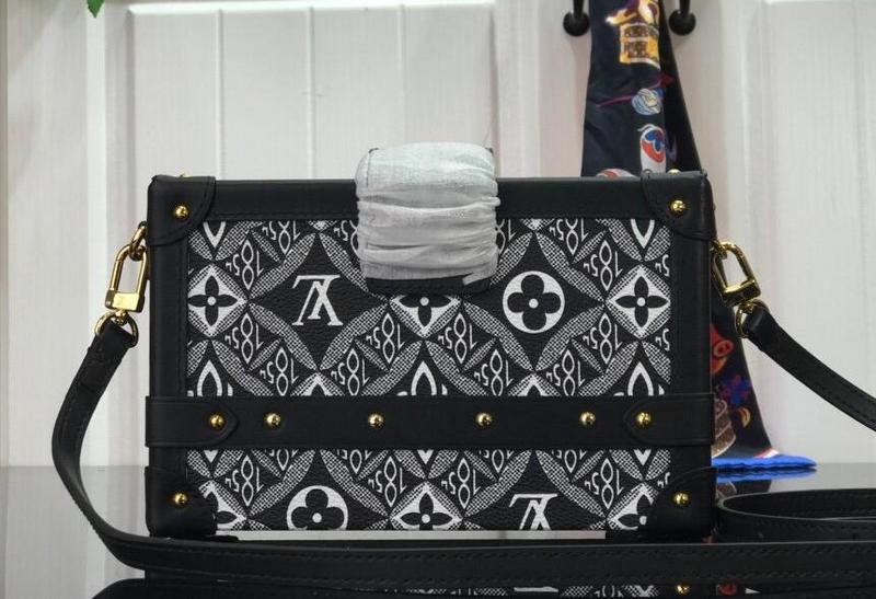 Luxe Touch Bags -   2729