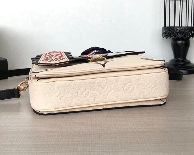 Luxe Touch Bags -   2792