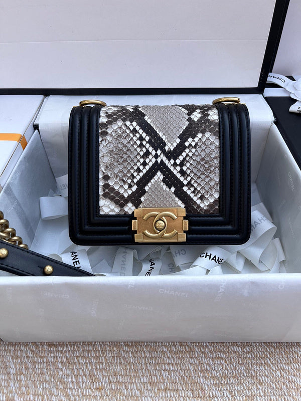 Luxe Touch Bags 

 -  Bags - 3417