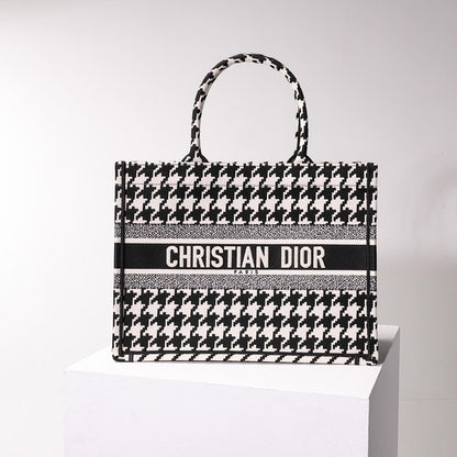 DIR Book Tote black BIG Handbag 1286 Embroidery LOGO black and white