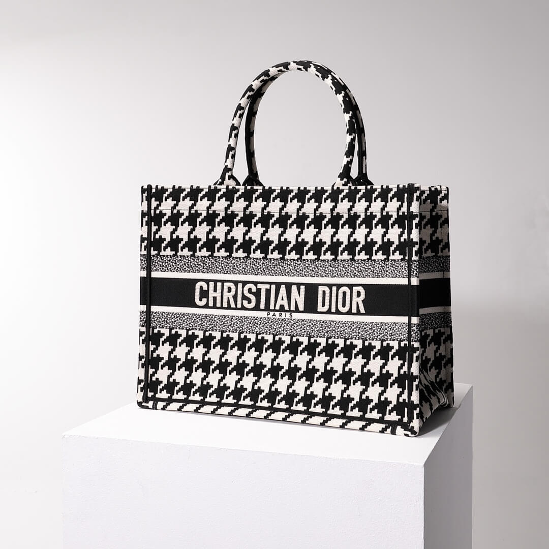 DIR Book Tote black BIG Handbag 1286 Embroidery LOGO black and white