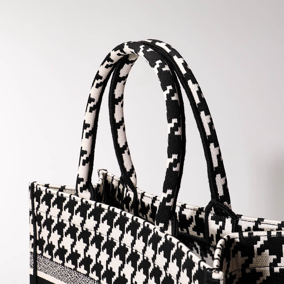 DIR Book Tote black BIG Handbag 1286 Embroidery LOGO black and white