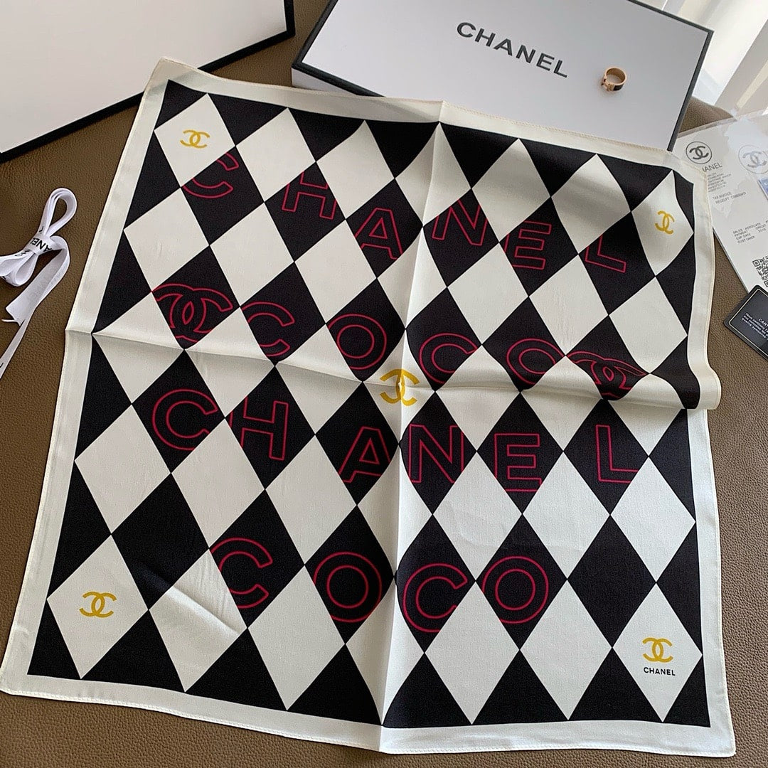 CC COCO CARO SILK SCARF IN WHITE AND BLACK 70CM
