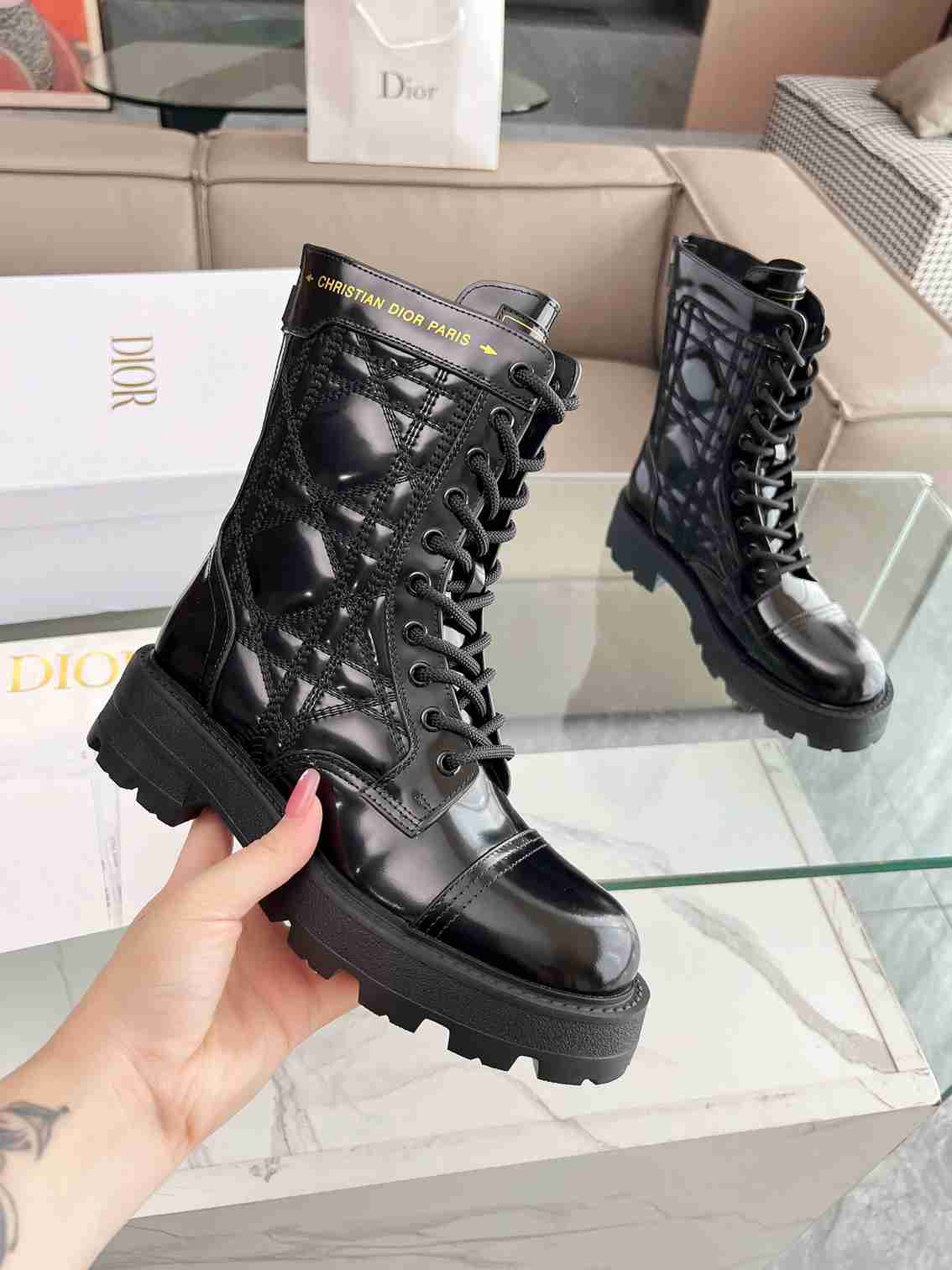 DD D UNIT ANKLE BOOT QUILTED CANNAGE CALFSKIN BLACK KCI995CQC S900