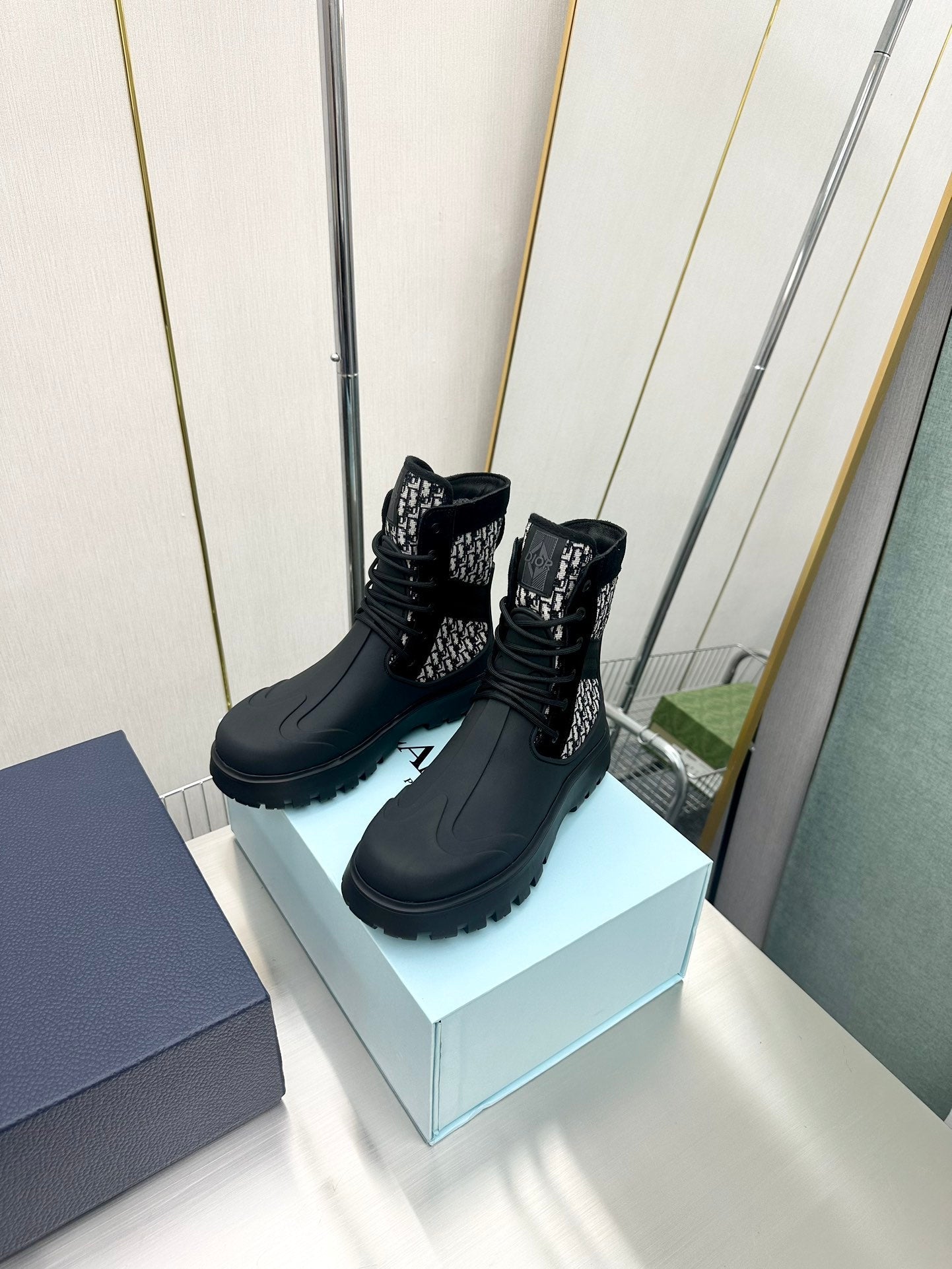 DD GARDEN LACE UP BOOT BLACK 3BO315ZYH H961