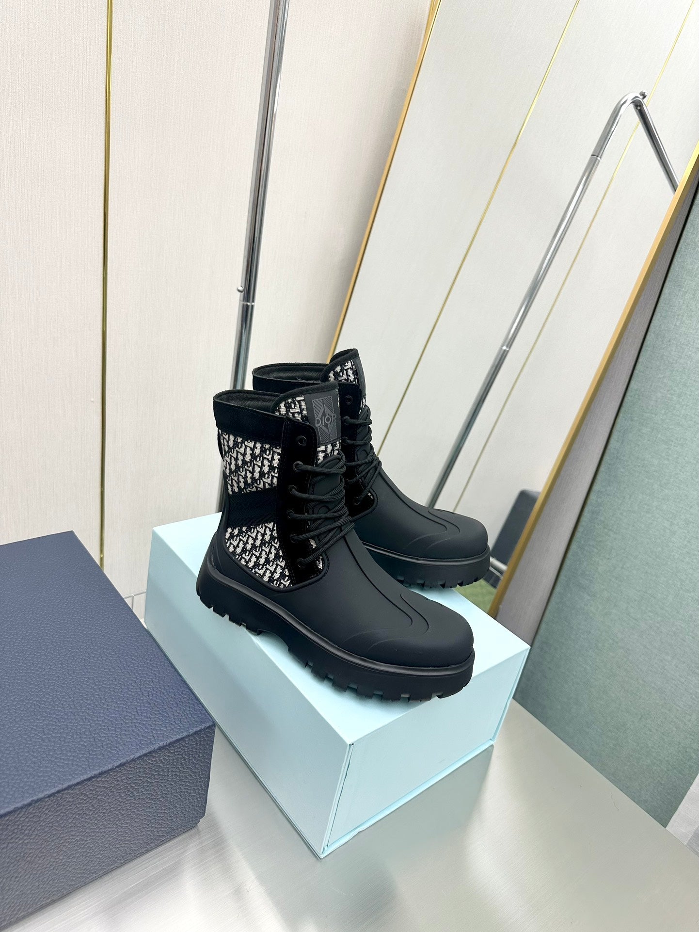 DD GARDEN LACE UP BOOT BLACK 3BO315ZYH H961