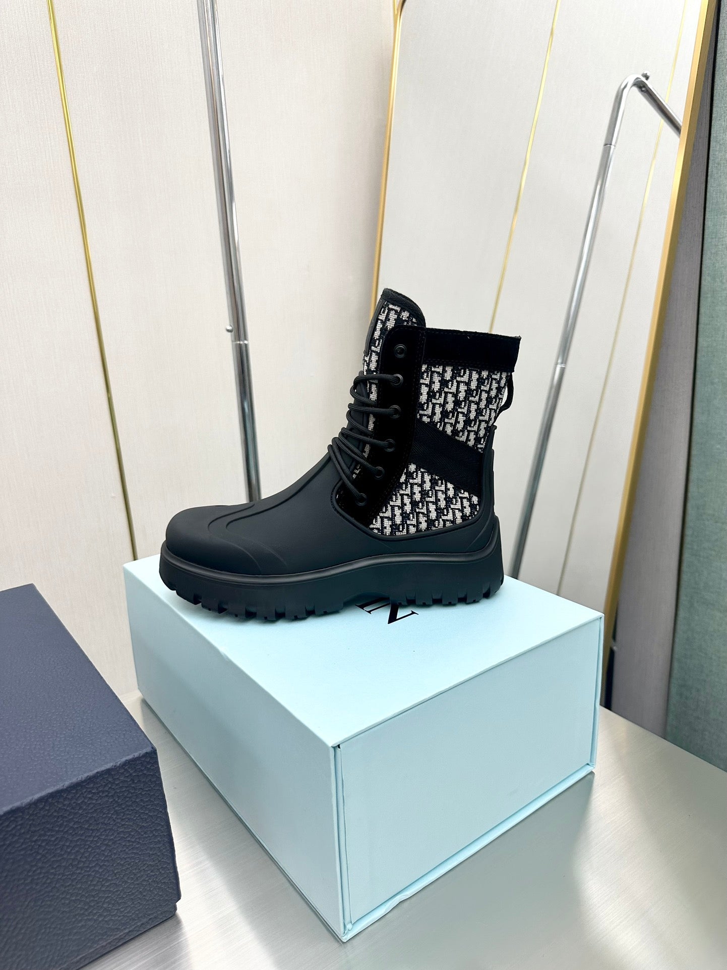 DD GARDEN LACE UP BOOT BLACK 3BO315ZYH H961
