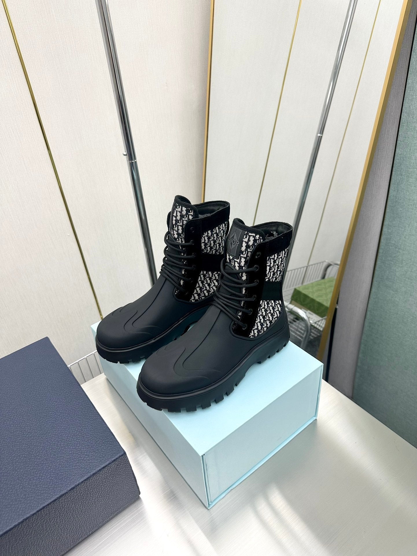 DD GARDEN LACE UP BOOT BLACK 3BO315ZYH H961