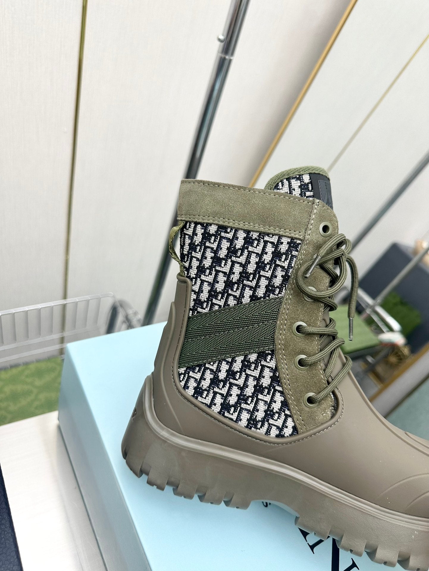 DD GARDEN LACE UP BOOT GREEN