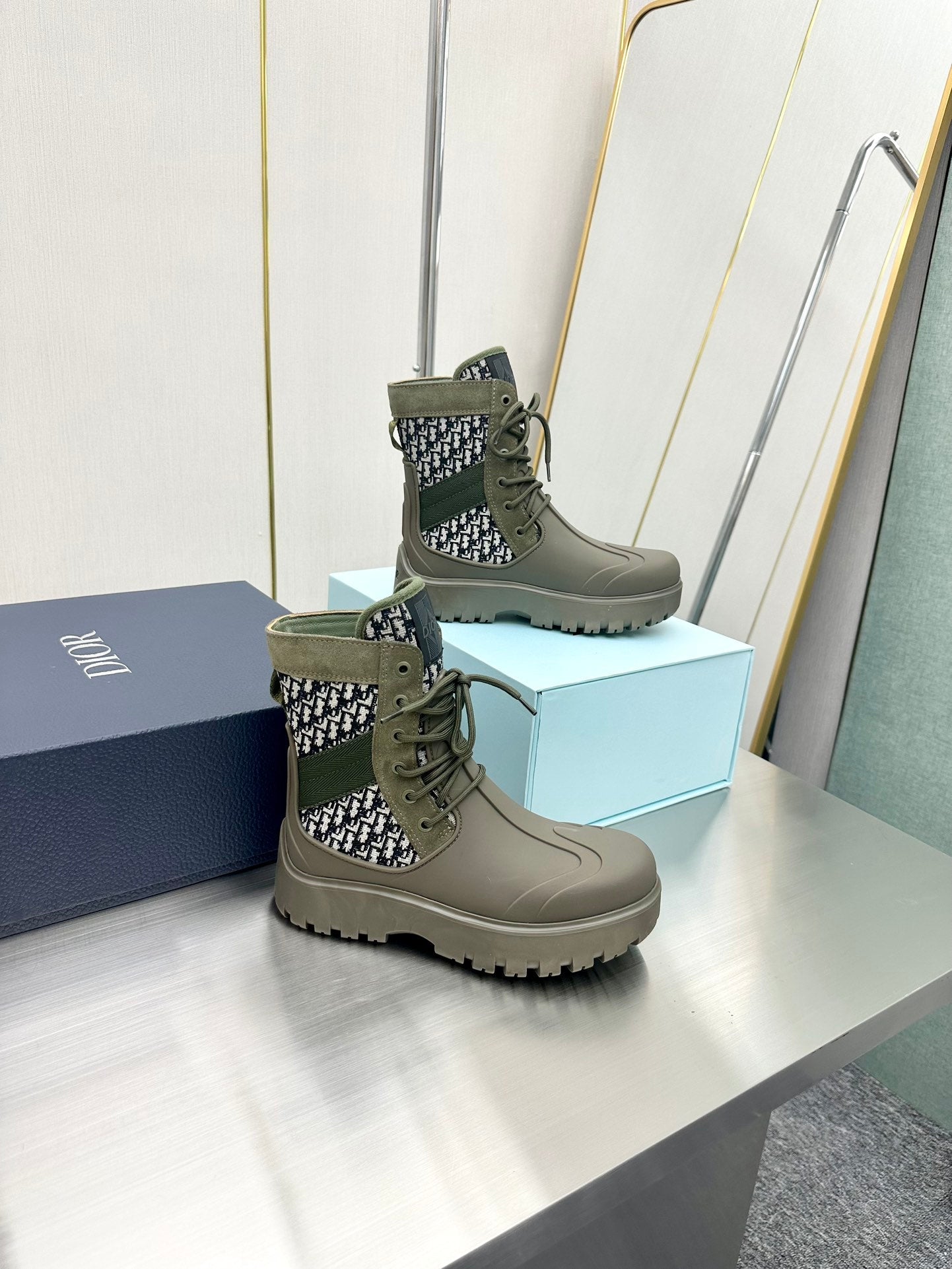 DD GARDEN LACE UP BOOT GREEN