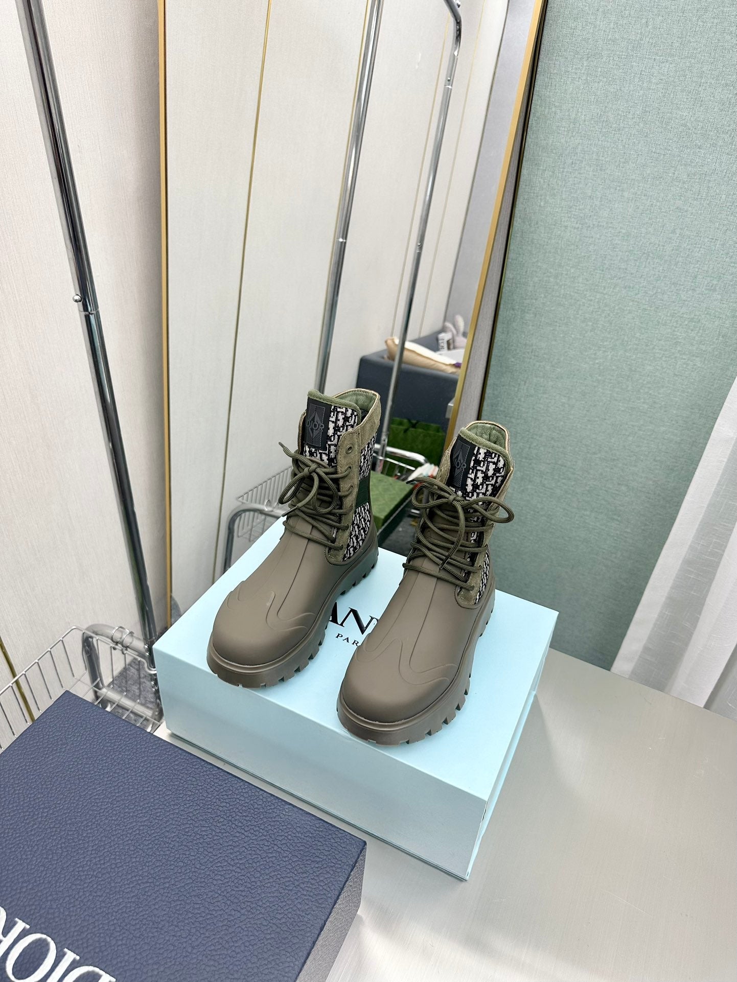 DD GARDEN LACE UP BOOT GREEN