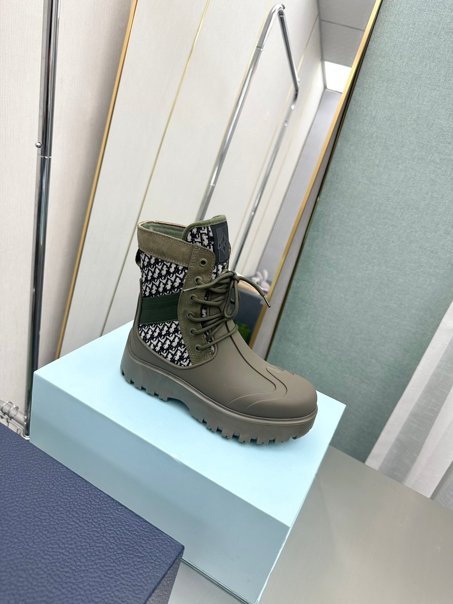 DD GARDEN LACE UP BOOT GREEN