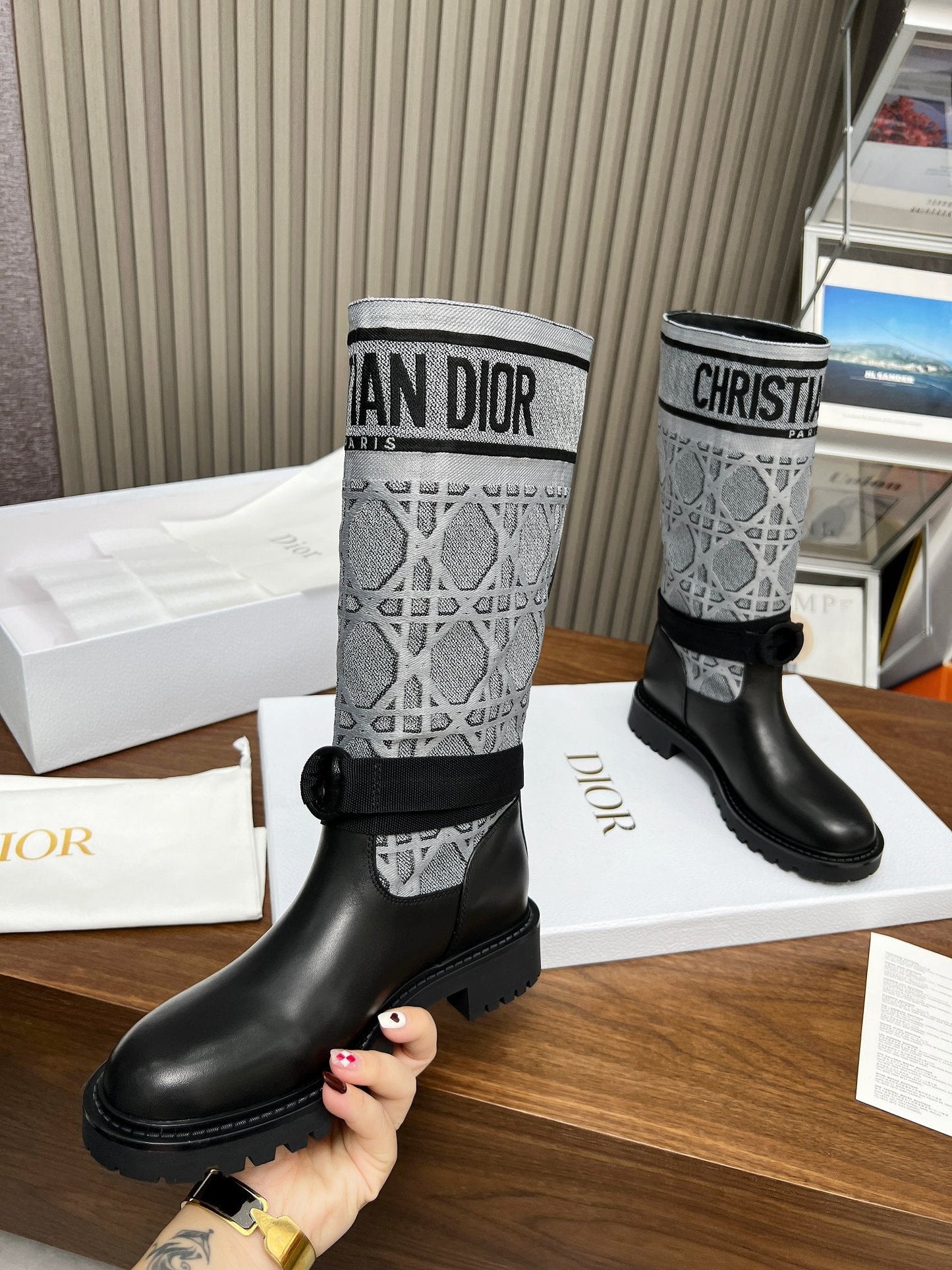DD D MAJOR BOOT CALFSKIN BLACK AND GREY