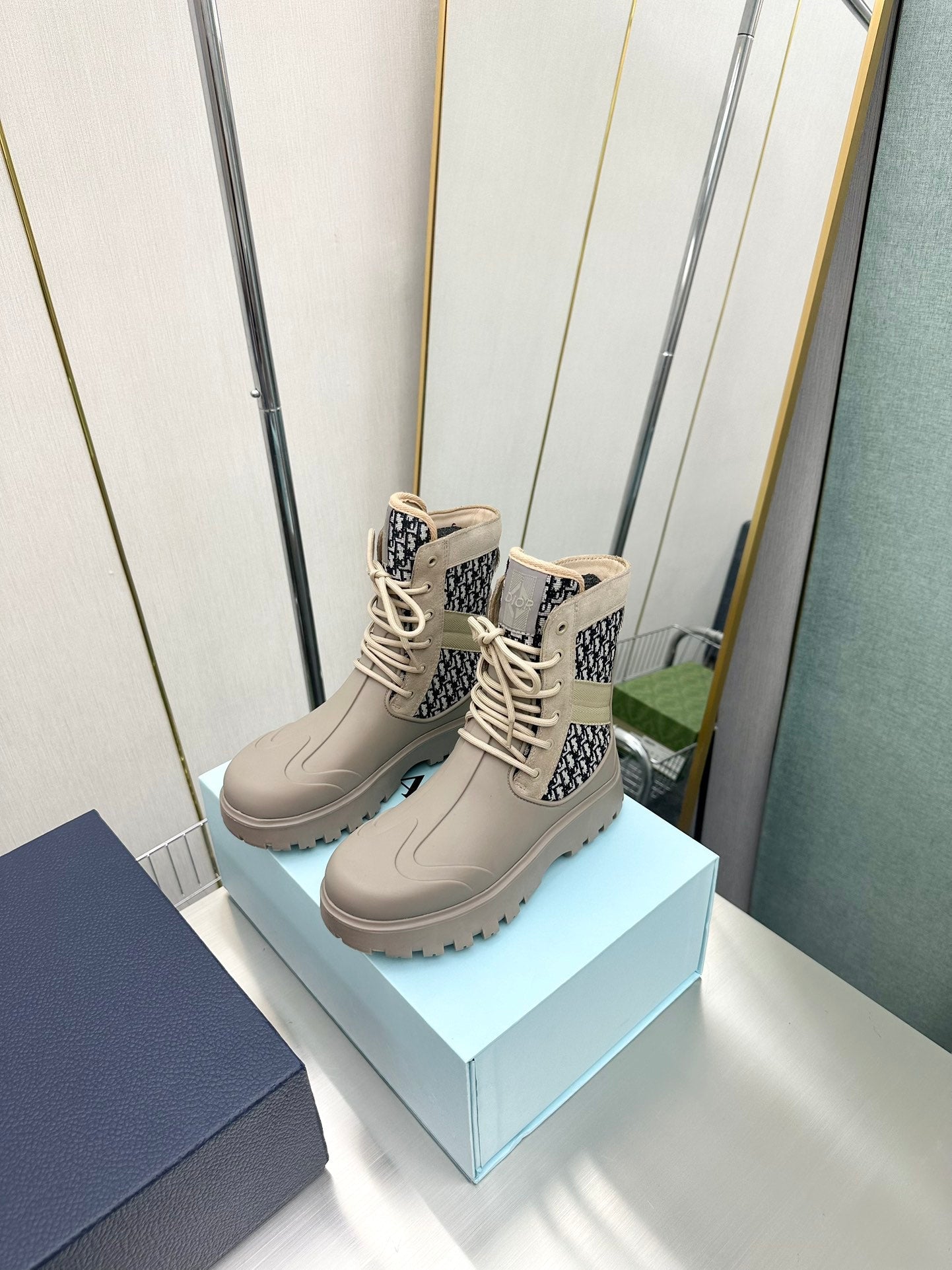 DD GARDEN LACE UP BOOT BEIGE 3BO315ZYH H164