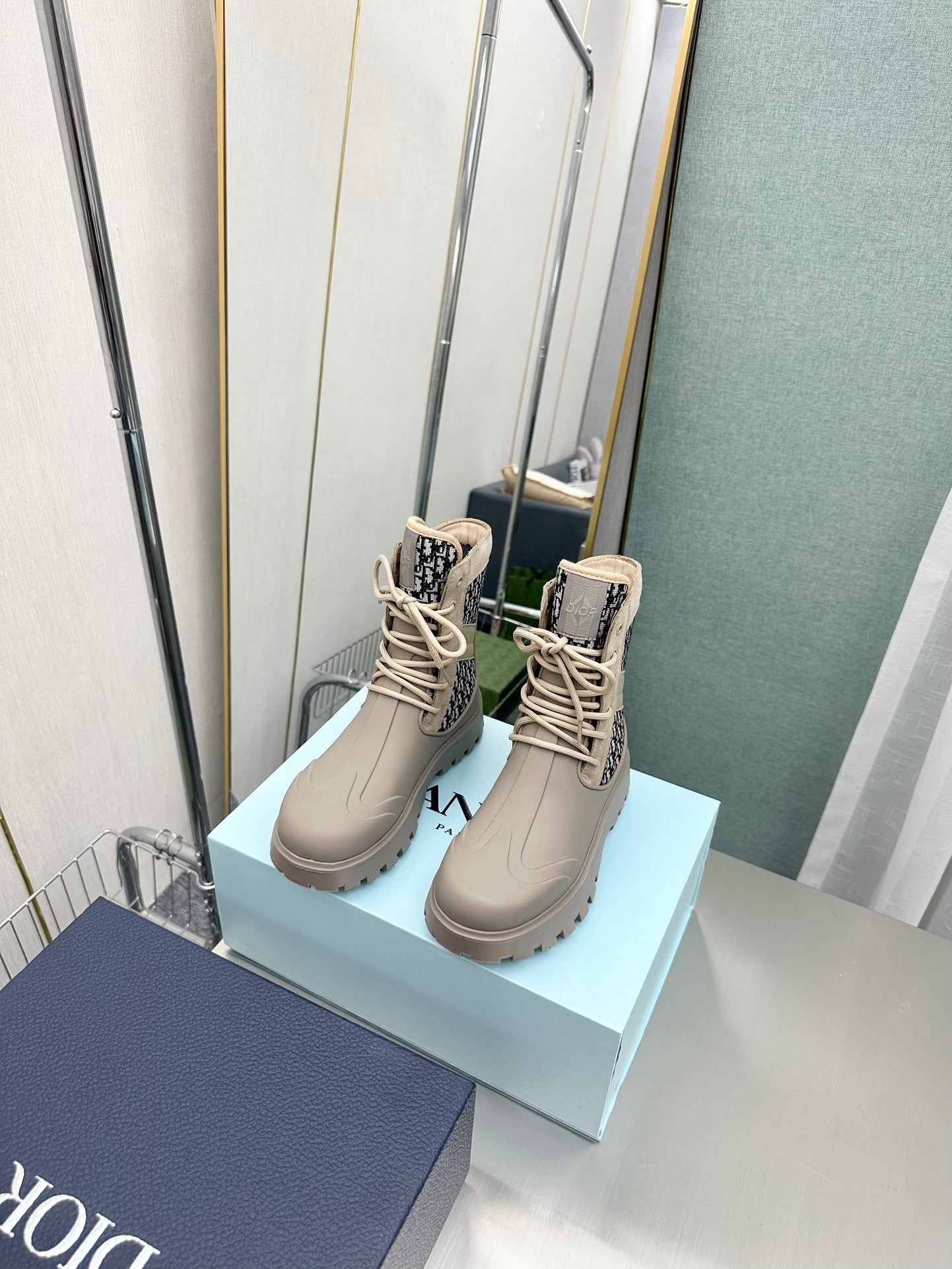 DD GARDEN LACE UP BOOT BEIGE 3BO315ZYH H164