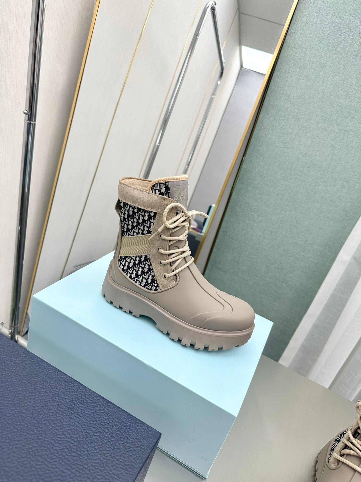 DD GARDEN LACE UP BOOT BEIGE 3BO315ZYH H164