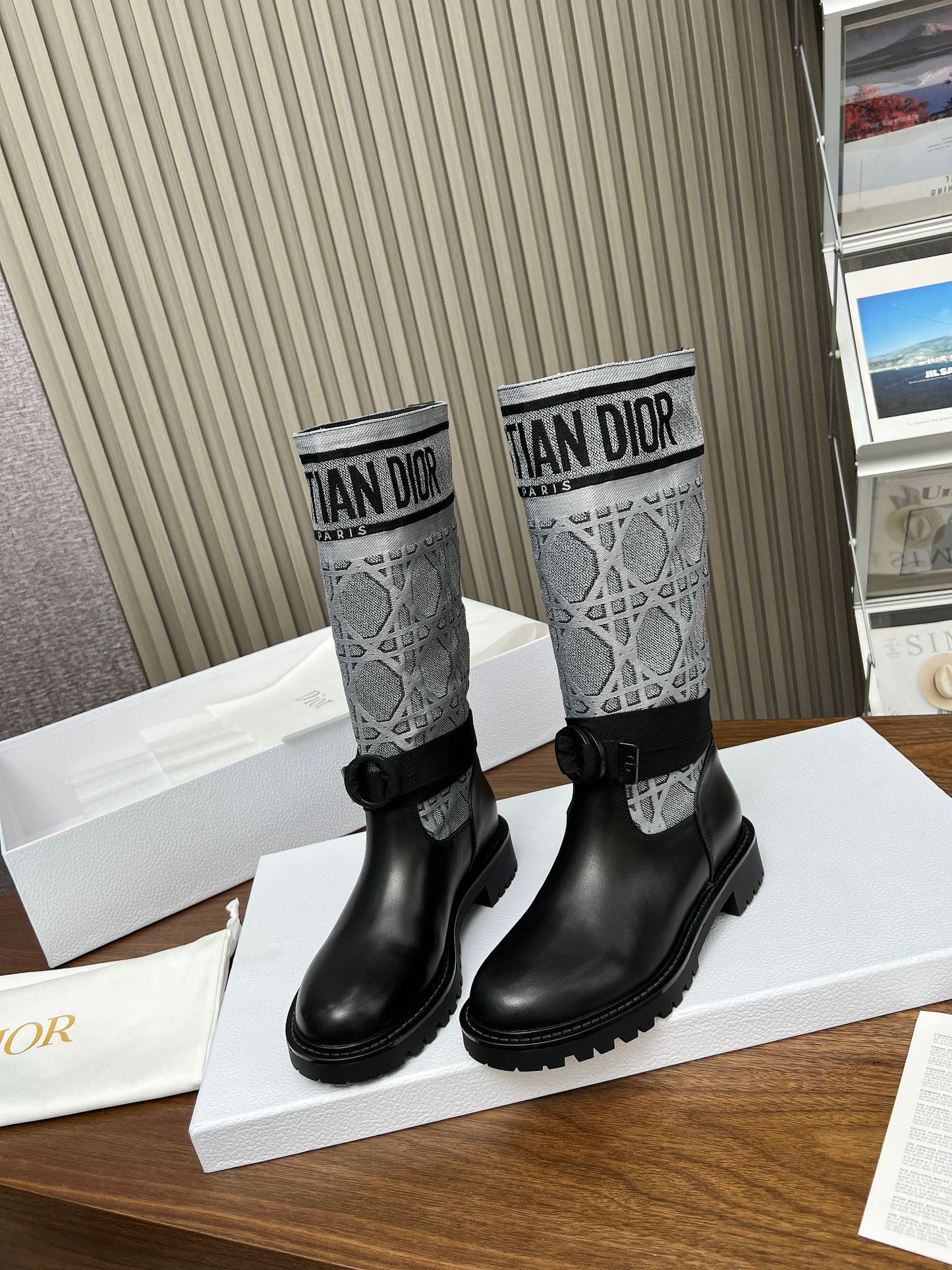 DD D MAJOR BOOT CALFSKIN BLACK AND GREY