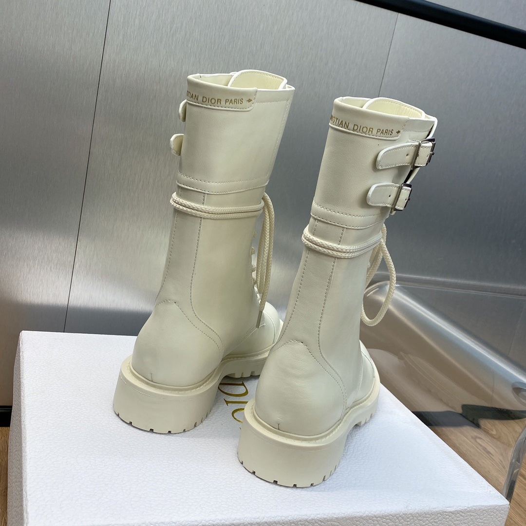 DD D TRAP ANKLE BOOT WHITE