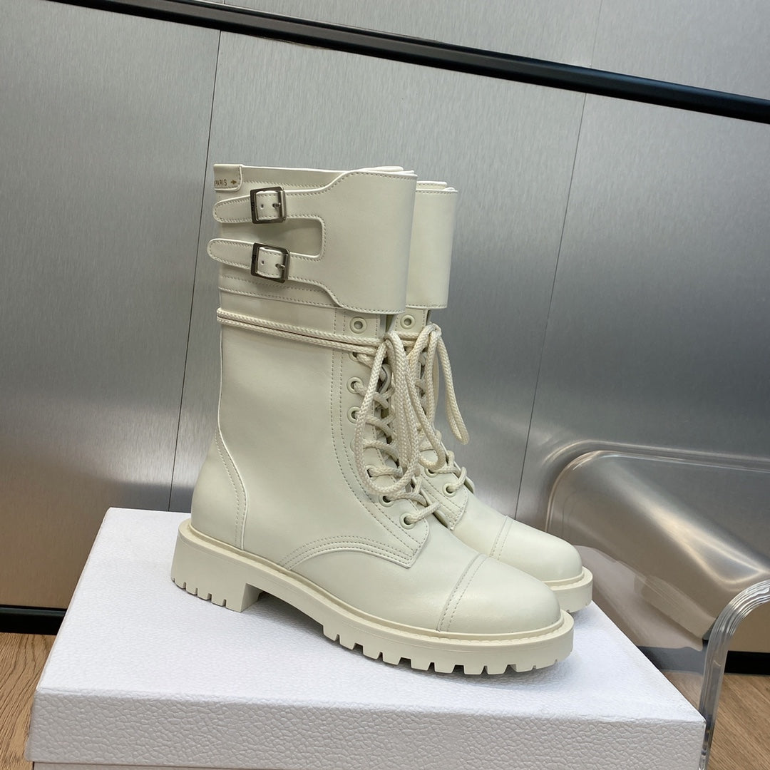 DD D TRAP ANKLE BOOT WHITE