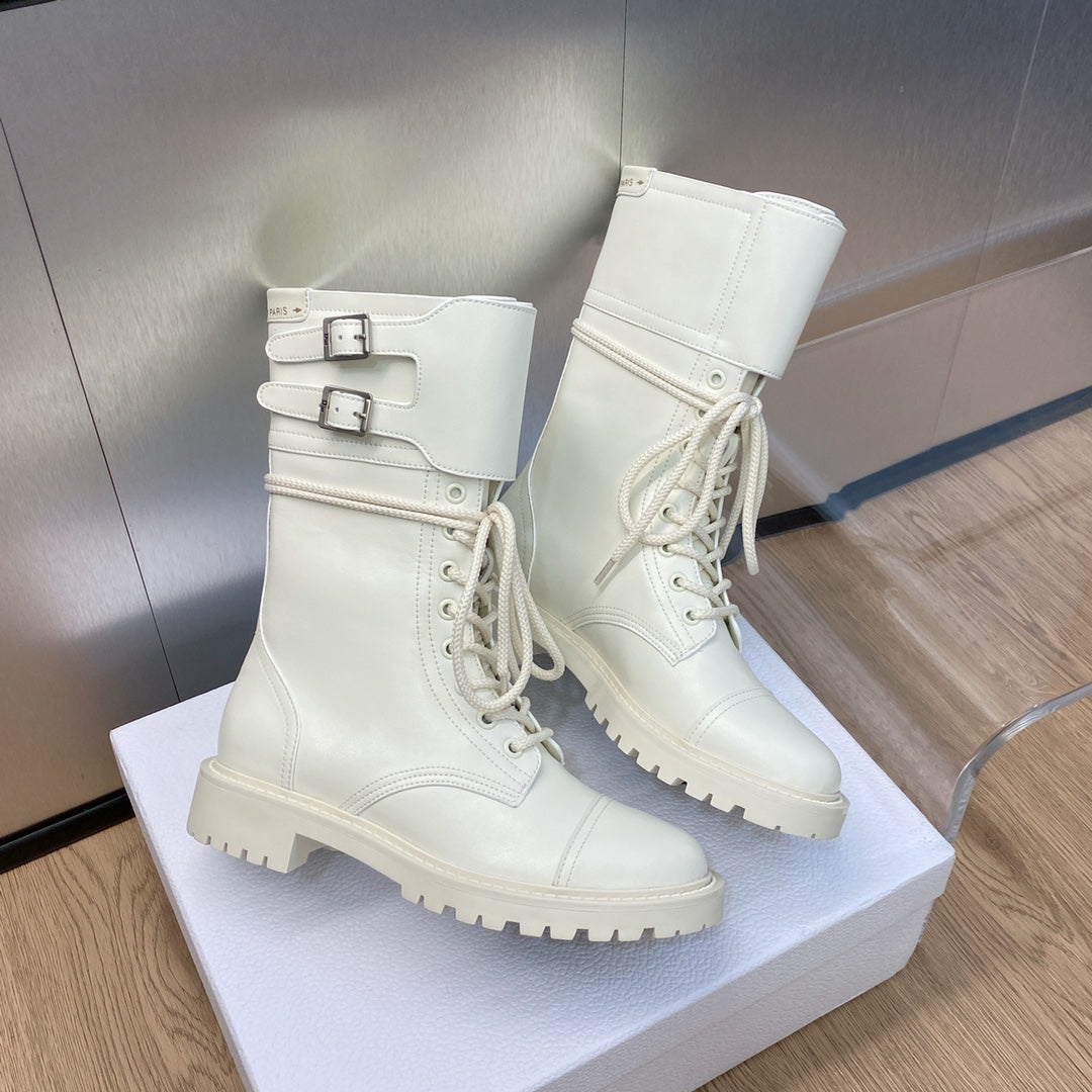 DD D TRAP ANKLE BOOT WHITE