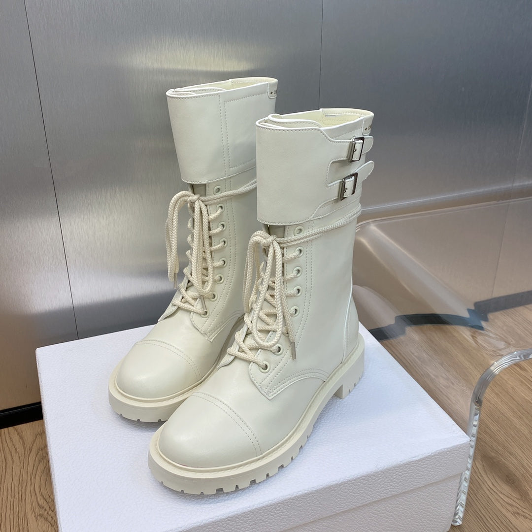 DD D TRAP ANKLE BOOT WHITE