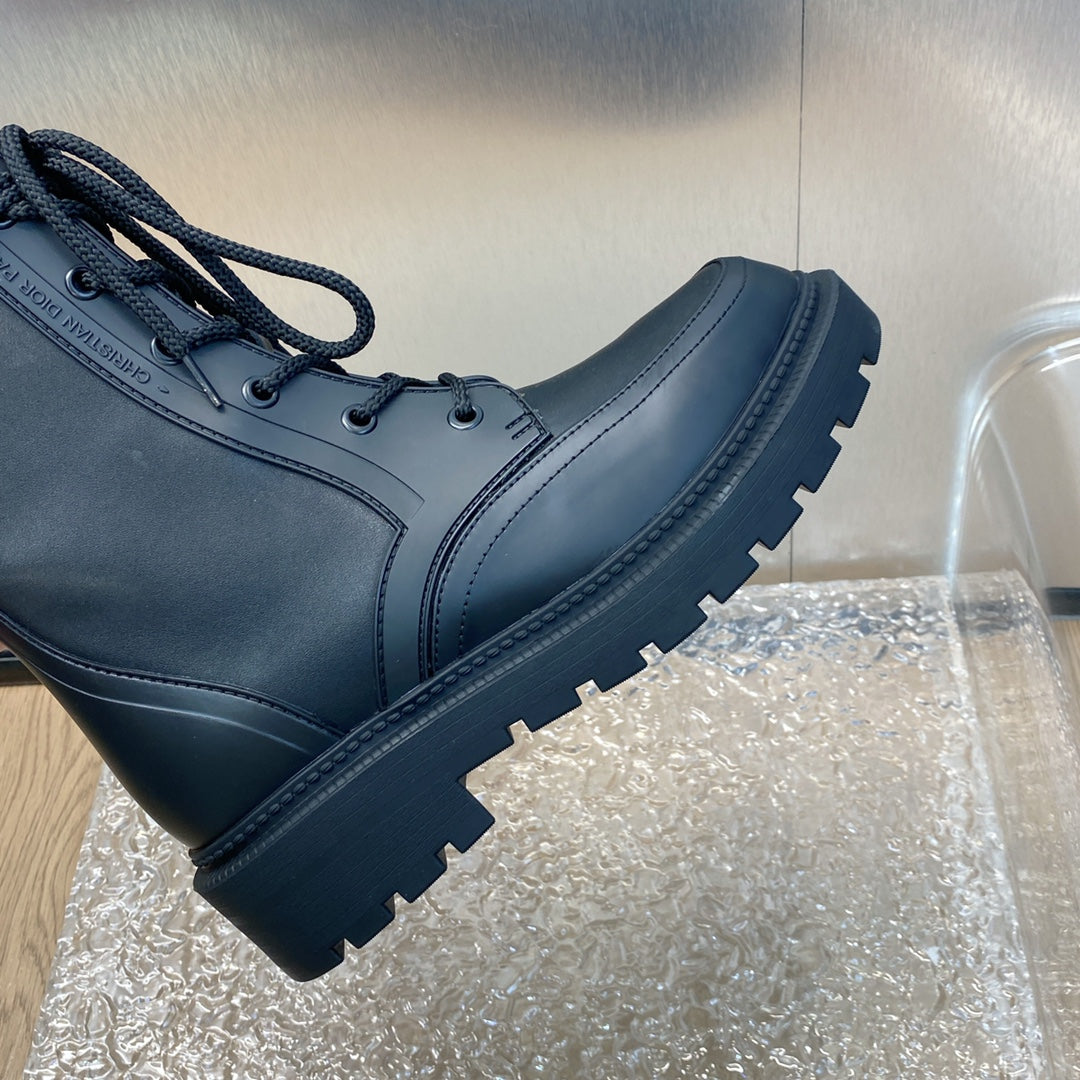 DD D TRAP ANKLE BOOT BLACK