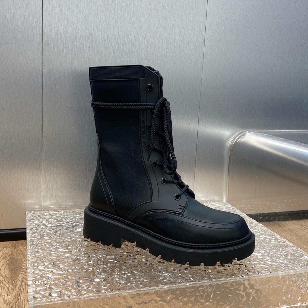 DD D TRAP ANKLE BOOT BLACK