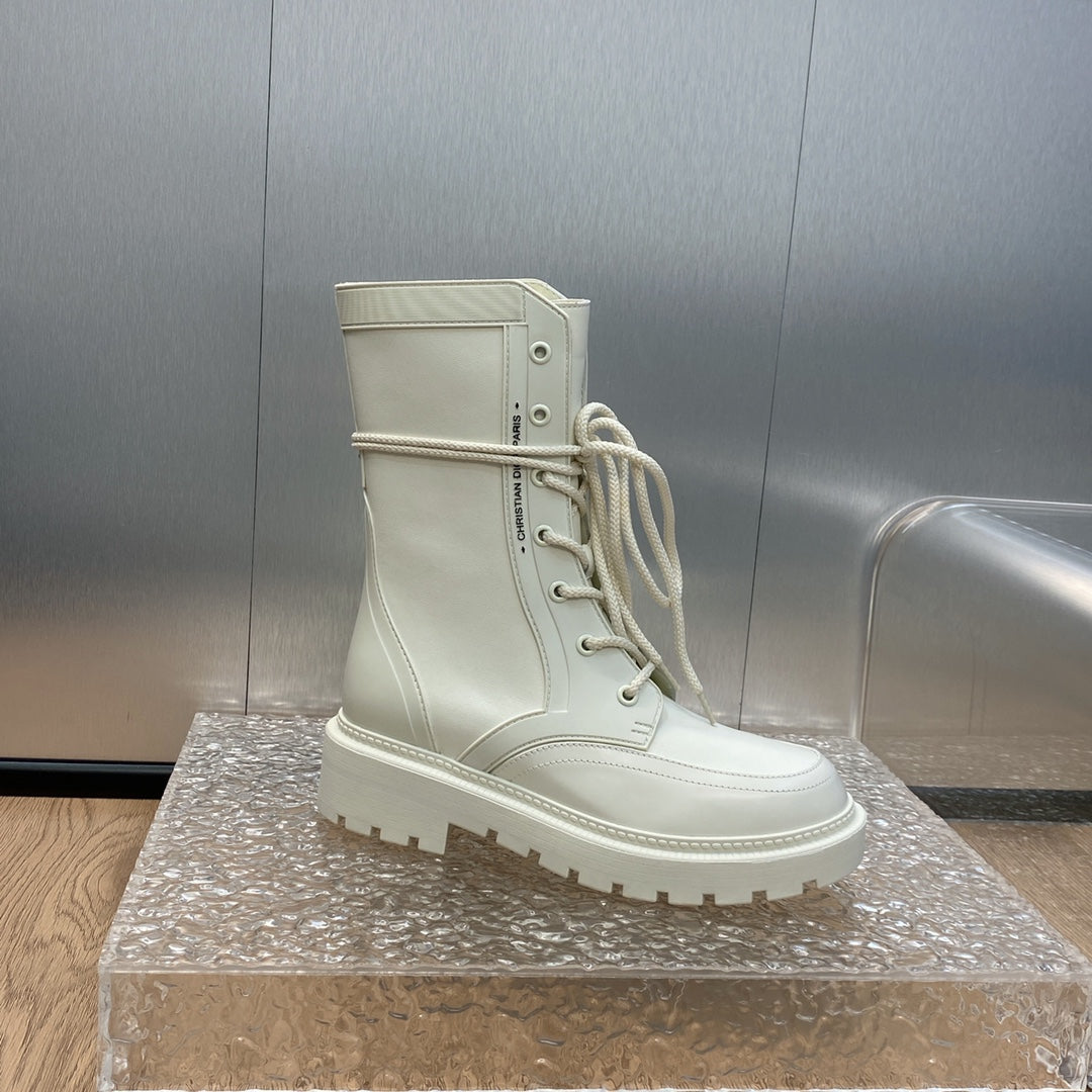 DD D TRAP ANKLE BOOT WHITE