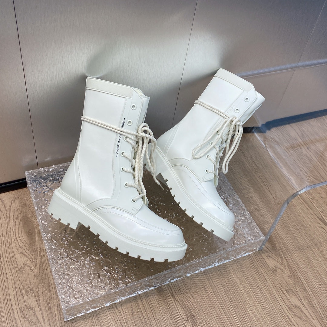 DD D TRAP ANKLE BOOT WHITE