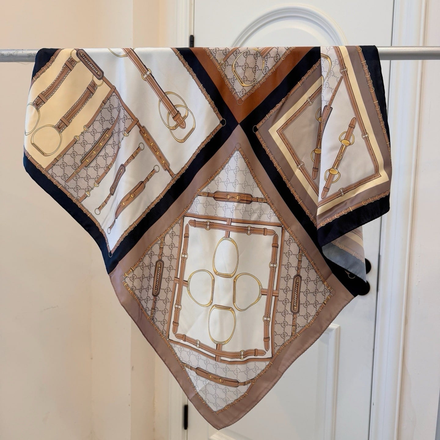 GG HERITAGE PRINT SILK SCARF DARK BROWN 90CM 786222 3G001 2279