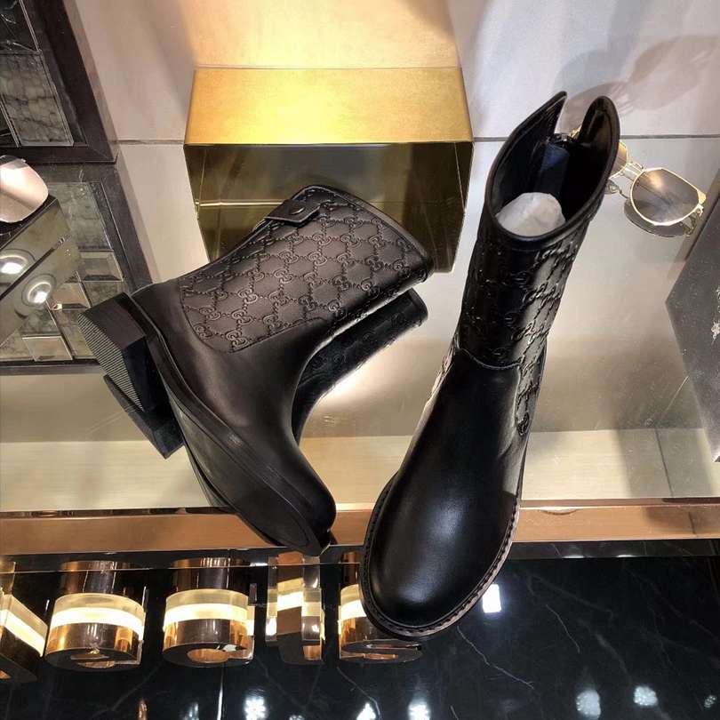 GG WOMEN'S GUCCISSIMA SHORT ZIP BOOTS BLACK