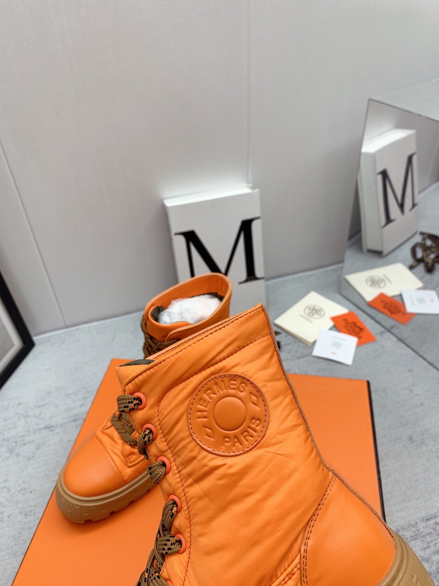 HM FRESH ANKLE BOOTS ORANGE