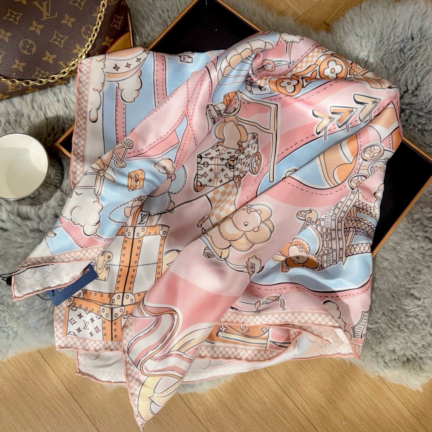 LV VIVIENNE 90 SPEEDY SQUARE SILK SCARF LIGHT PINK 90CM M79155