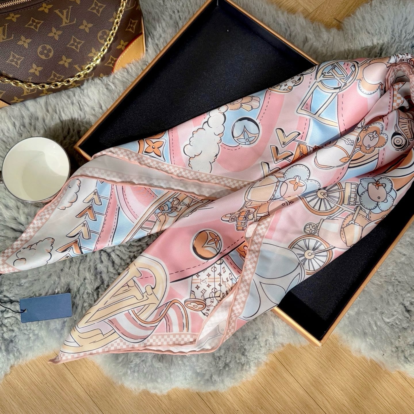 LV VIVIENNE 90 SPEEDY SQUARE SILK SCARF LIGHT PINK 90CM M79155
