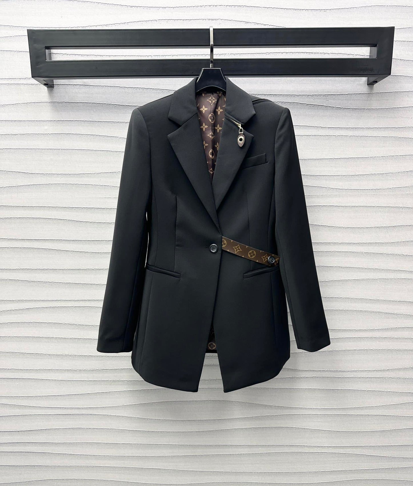 LV MONOGRAM BELT BLAZER BLACK 1AGNP3