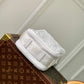 M21812 Cruiser Messenger Cross-body bag white Lou