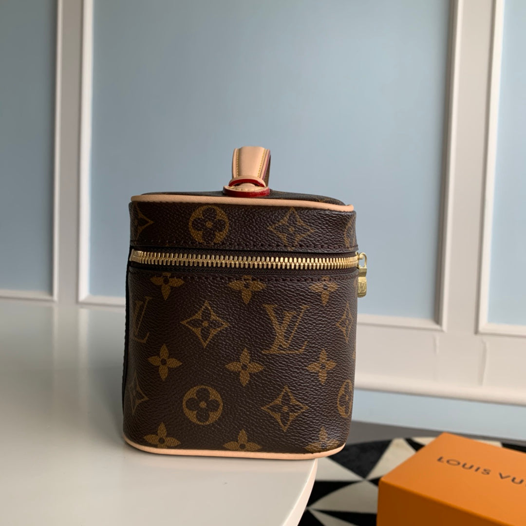 M44495 Nine Cosmetic Bag mini brown monogram 20cm 16cm