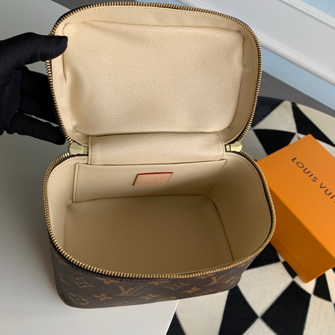 M44495 Nine Cosmetic Bag mini brown monogram 20cm 16cm