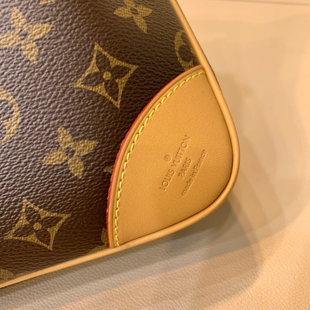 M45355 ODÉON MM Monogram shoulder bag Khaki 31cm