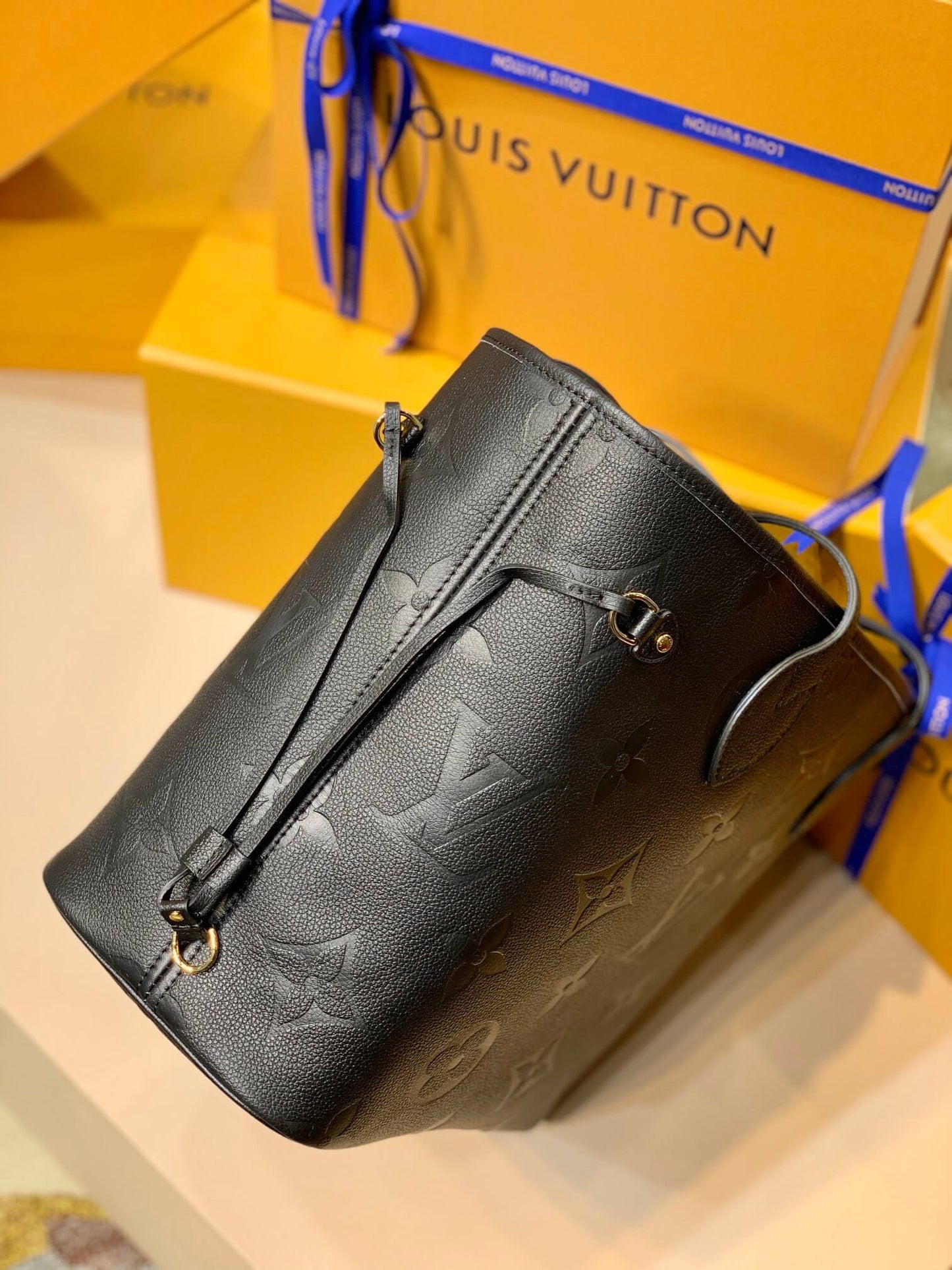 M45685 Neverfull MM Monogram Empreinte black cowhide