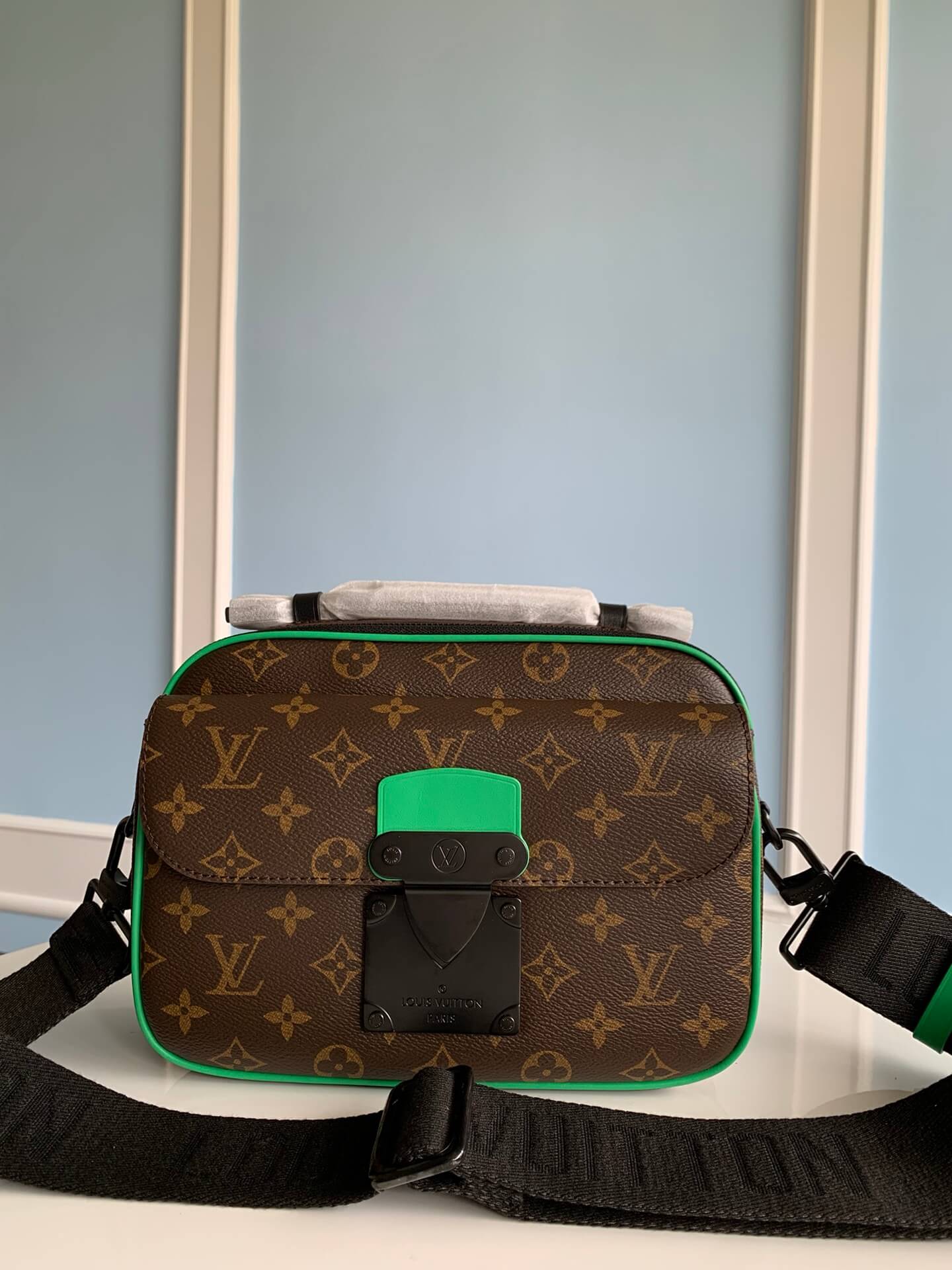 M46246 S LOCK MESSENGER Monogram Macassar green man bag Sac Plat shoulder bag