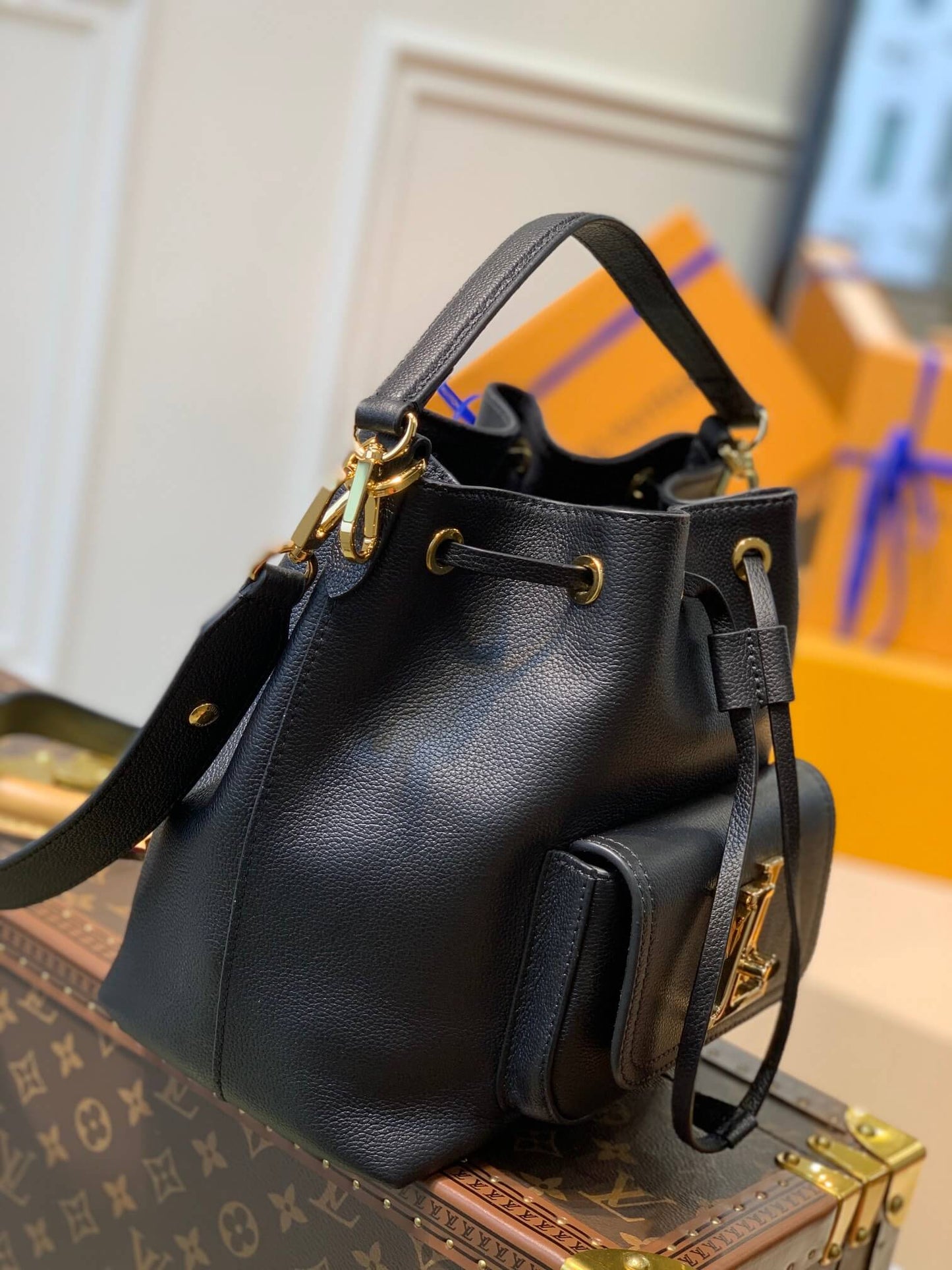 M57800 LOCKME BUCKET messenger bucket bag Handbag shoulder bag black Lambskin