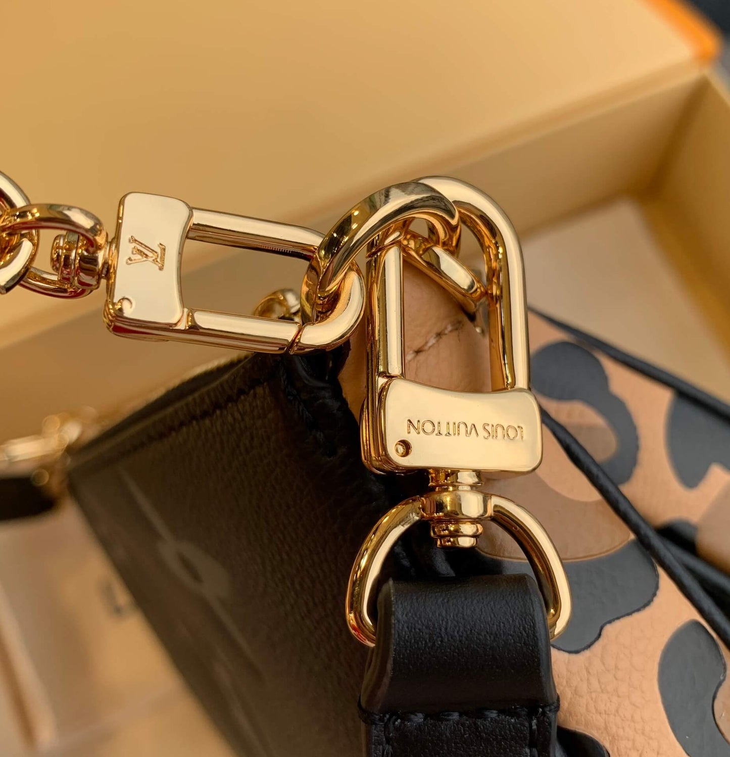 M58520 Multi Pochette Accessoires cross body bags shoulder bag black calfskin Wild at Heart Monogram Empreinte